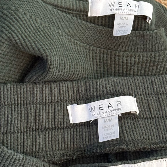 WEAR by Erin Andrews Women's Green Bay Packers Lounge Set - Picture 2 of 6